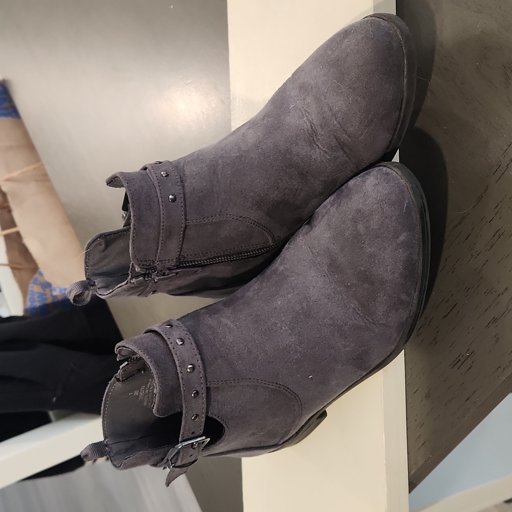 Old Navy girls booties Size 1
